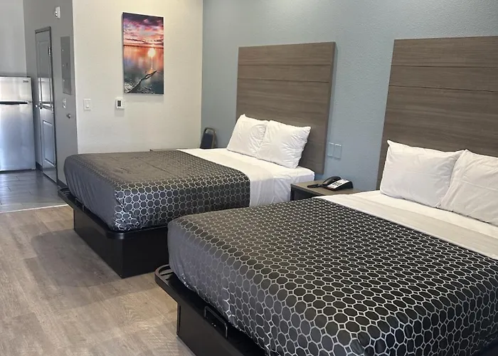 Motel M&m And *